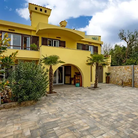 Oasis With Breathtaking Sunset & Sea View Hébergement de vacances Punat