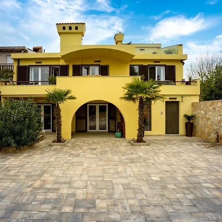 Oasis With Breathtaking Sunset & Sea View Feriehus