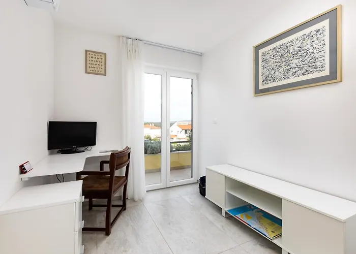 Oasis With Breathtaking Sunset & Sea View Hébergement de vacances Punat