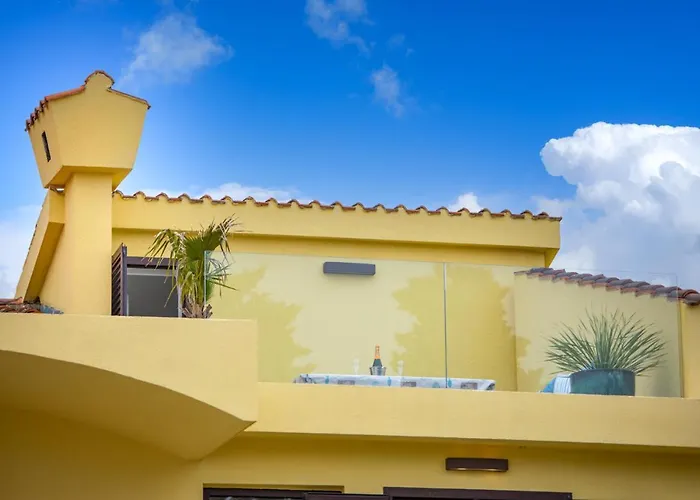Hébergement de vacances Oasis With Breathtaking Sunset & Sea View *