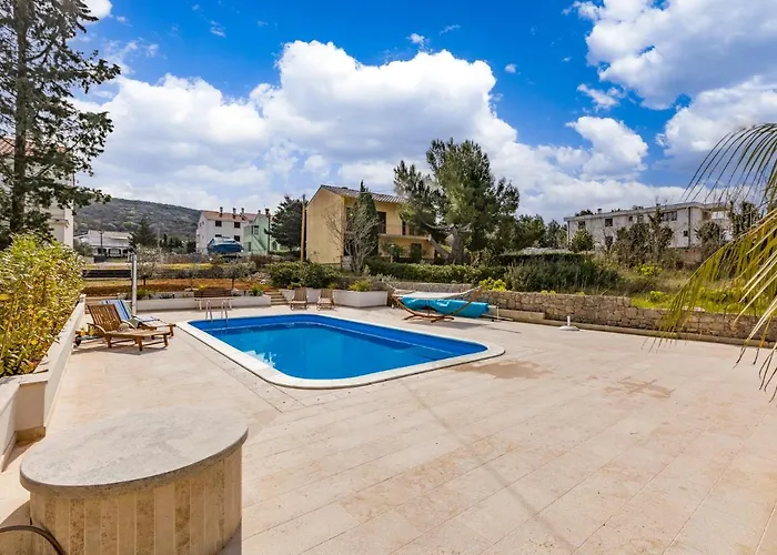 Oasis With Breathtaking Sunset & Sea View Hébergement de vacances Punat